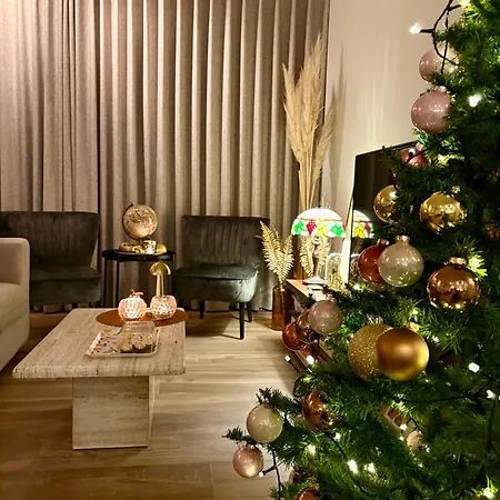 Modern Luxurious In New Private Building By The River 아파트